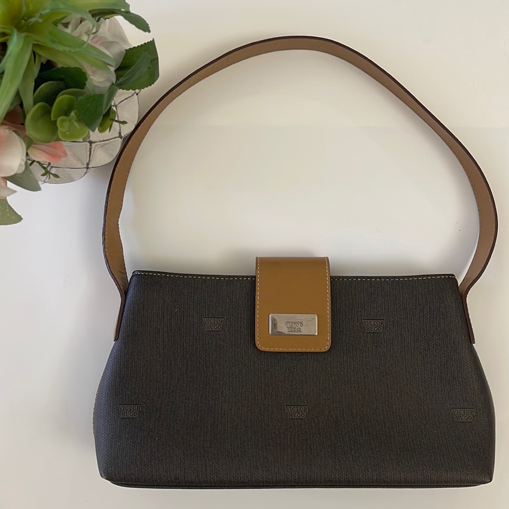 Victor Hugo Vintage Beautiful Brazilian designer handbag.